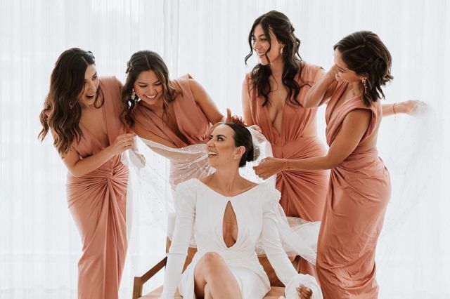 ¡Que todos los viernes sean viernes de amigas!
—————————————
Let all Fridays be girlfriends’  Friday!
.
.
.
#matrimonioscolombia #weddingscolombia #colombiaweddings
#bodascolombia #greenweddingshoes #junebugweddings #lovegoesround #destinationweddingphotographer #destinationweddings #wayfarerpresets #matrimoniosmedellin 
#bodasmedellin #medellinwedding #photobugcommunity #authenticlovemag #dirtybootsandmessyhair  #archipelagopresets #fridaenamorada #colombiaweddingphotographer #bemoiety